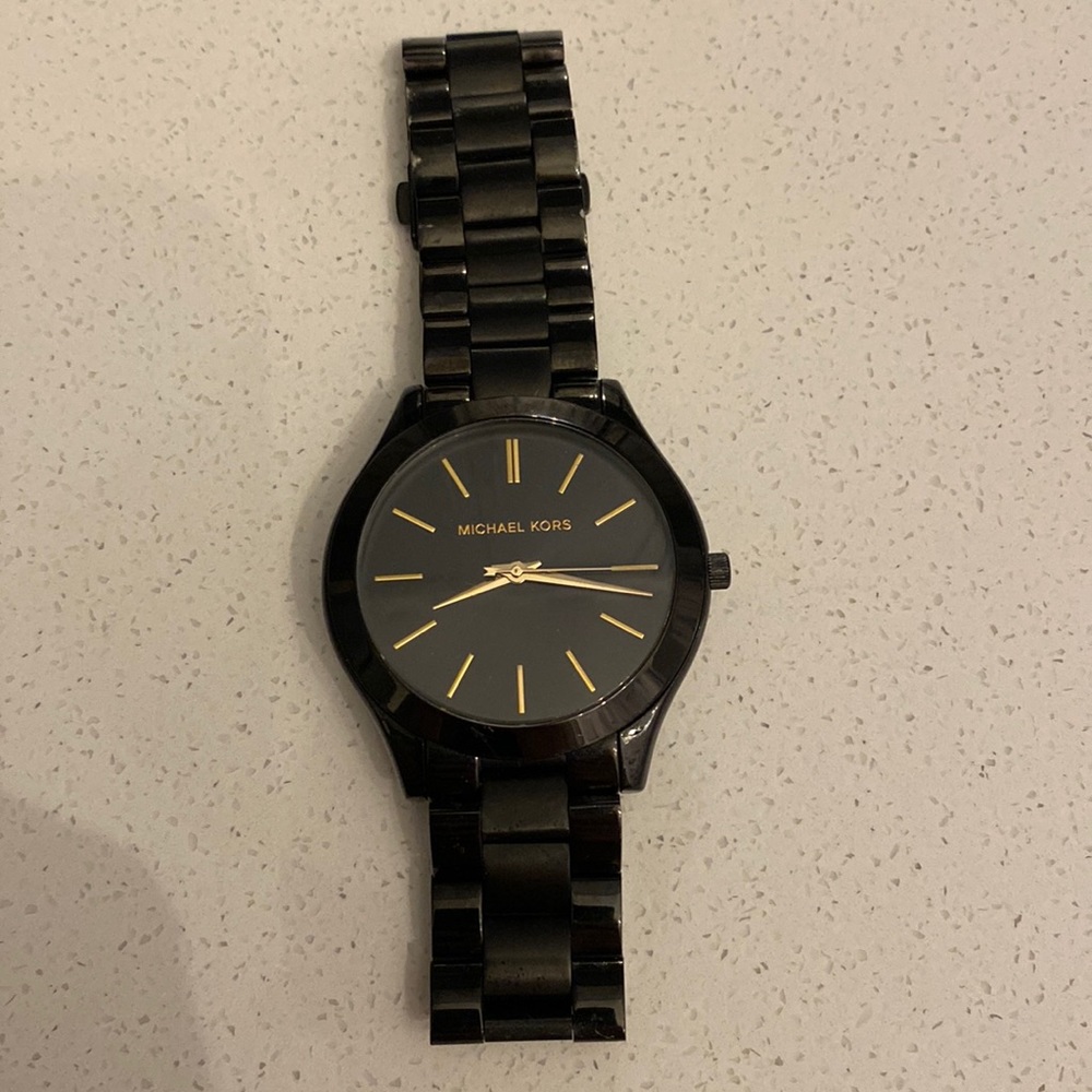 Michael Kors
Unisex Slim Runway Black-Tone Stainless Steel Bracelet Watch 42mm
